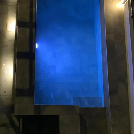 Acogedora Casa En Madrid Con Piscina Privada, Jacuzzy Y Garaje Exterior photo