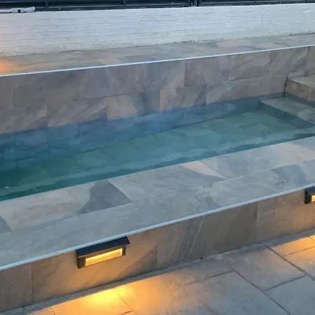 Acogedora Casa En Madrid Con Piscina Privada, Jacuzzy Y Garaje Exterior photo