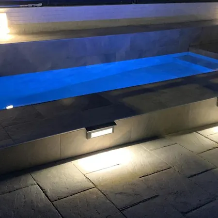 Acogedora Casa En Madrid Con Piscina Privada, Jacuzzy Y Garaje Exterior photo
